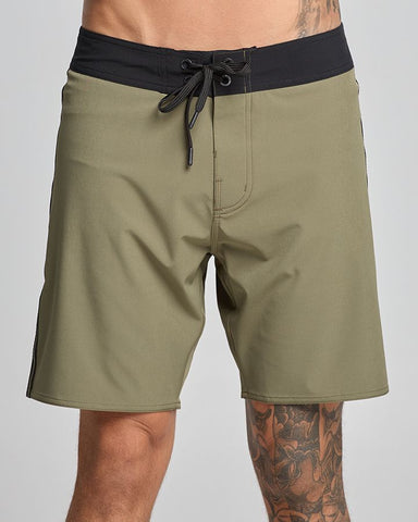 The Mad Hueys Send It 18" Boardshort